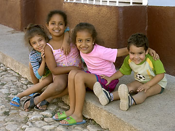 &copy;2005 Gary Robins "On the street in Trinidad"