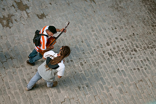 "Wandering minstrel, Old Havana", &copy;2014 Gary Robins