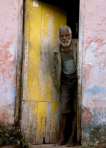 "First light, Trinidad de Cuba", &copy;2005 Gary Robins
